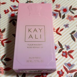 Fleur Majesty Rose Royale 31 Eau de Parfum - Pink